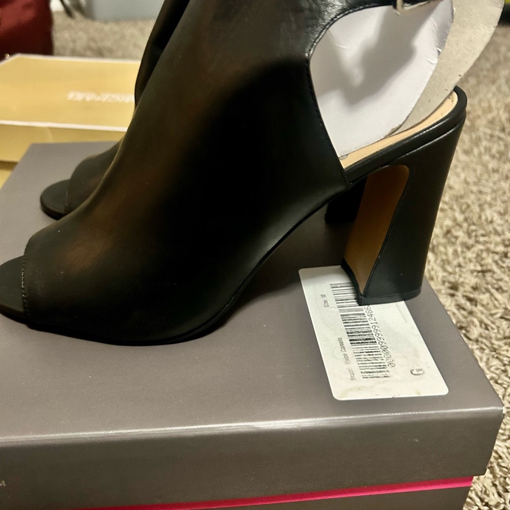Vince Camuto VC-Cellia Black Leather Upper